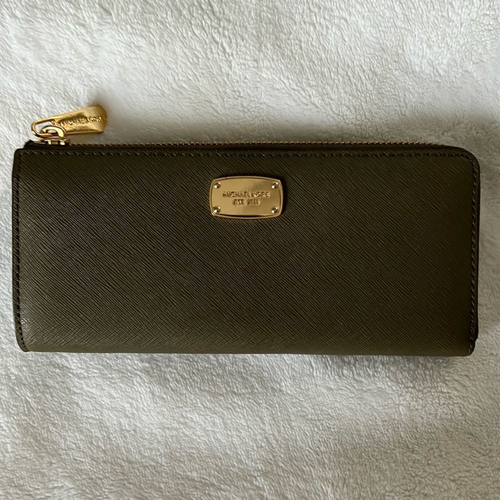 Michael Kors 8 card wallet